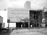 FORECOURT: Serenity rules outside the Constitutional Court which is the last hope for many arguments. © Sowetan.