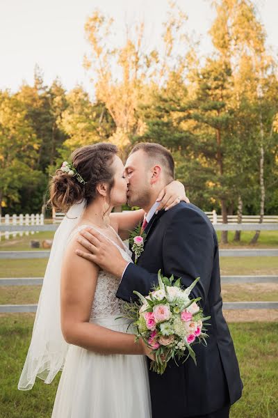 Fotógrafo de casamento Aleksandra Podlińska (kolorowekadry). Foto de 28 de julho 2019