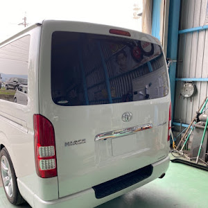 ハイエースバン TRH200V