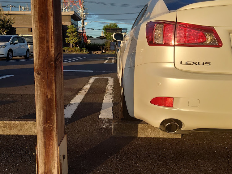 ISの毎月10日はL10系GSの日・毎月20日はGSE2#の日・愛車のお尻はこんな感じ・今年もあとわずか・夫婦でレクサスに関するカスタム事例の投稿画像5枚目