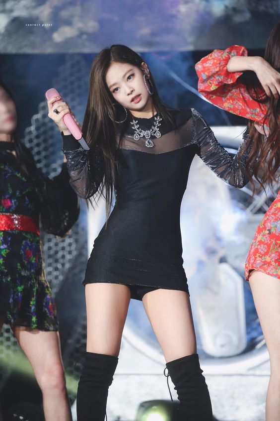 10+ Times BLACKPINK's Jennie Flaunted Her Long, Slender Legs In Thigh ...