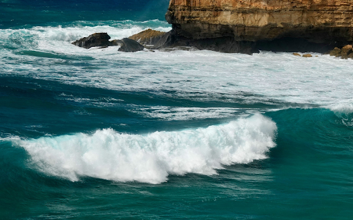 Beautiful sea with blue waves screenshot 1