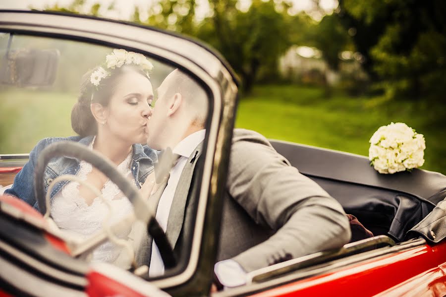 Wedding photographer Lukáš Velecký (veleck). Photo of 25 April 2019