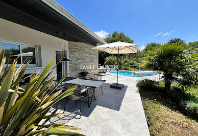 House with pool and terrace 3