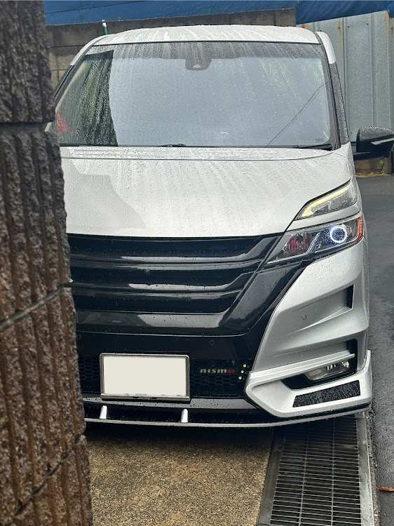 セレナのしおたくぼでぃ❤・ボディカラー図鑑・ピックアップチャレンジ・梅雨入り間近？・愛車の差し色に関するカスタム事例の投稿画像3枚目