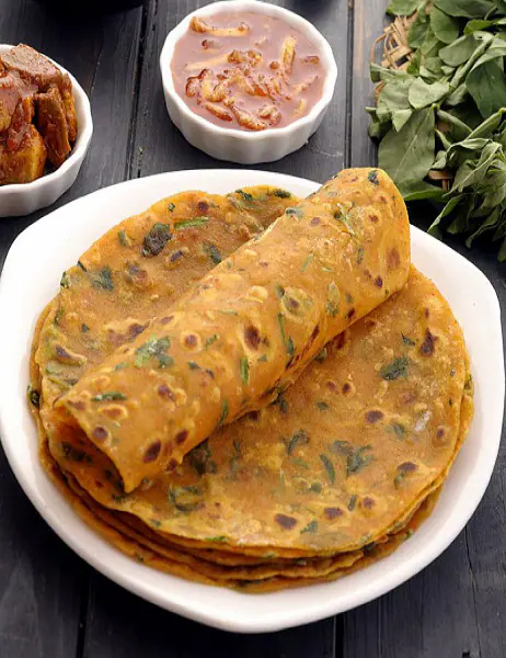 Methi Thepla (2pcs) With Pickle