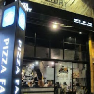 Pizza Factory 披薩工廠