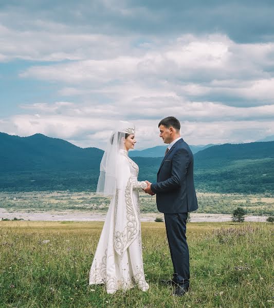 Fotógrafo de casamento Alan Gagoev (videostudiyaag). Foto de 18 de novembro 2019