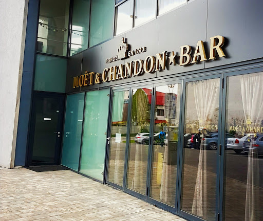 Moët & Chandon Bar