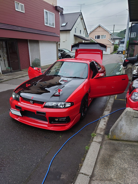 スカイライン GT-Rのいつもイイネ&コメントありがとうございます🙇‍♂️・ヌルテカ・スパシャン・至福の一服 (´ｰ`)y-~~・ワックス掛けに関するカスタム事例の投稿画像3枚目