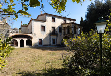 Villa with garden and terrace 4