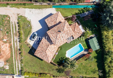 Villa with pool 4