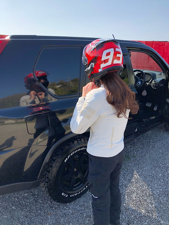 エクストレイルのマルケスヘルメット・CBR250RR・バイクと車でデートに関するカスタム事例の投稿画像1枚目