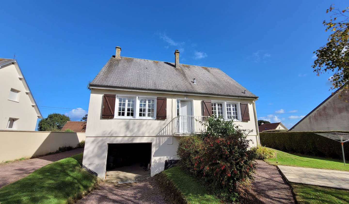 House with garden Saint-Laurent-sur-Mer