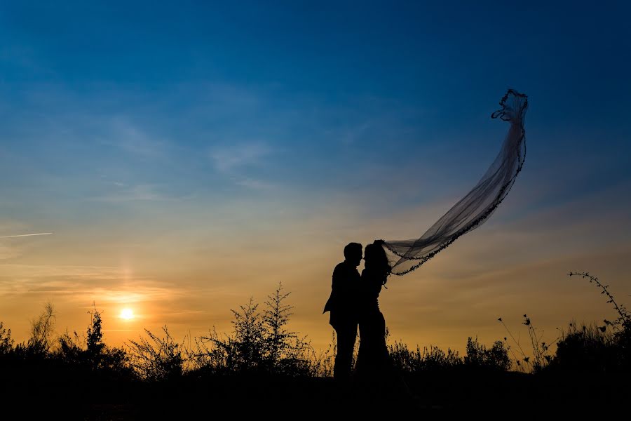 Fotógrafo de bodas Raul Muñoz (extudio83). Foto del 8 de junio 2018