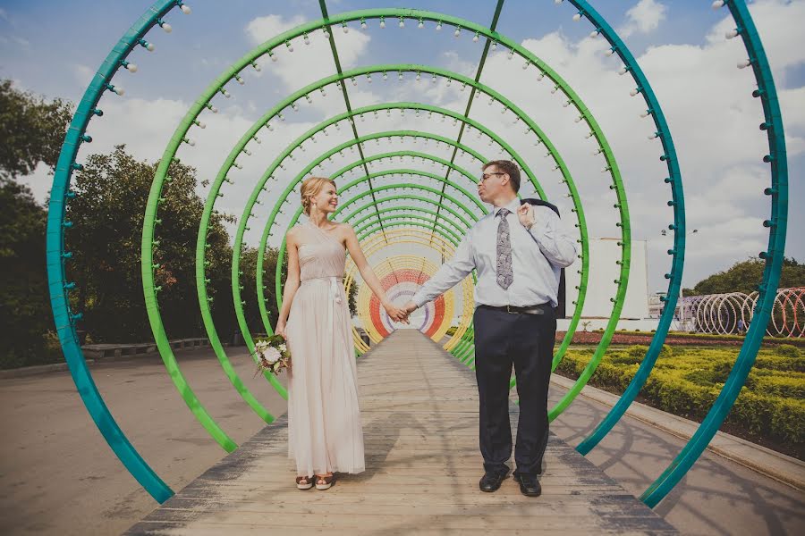Wedding photographer Marina Stroganova (scissor). Photo of 16 August 2014