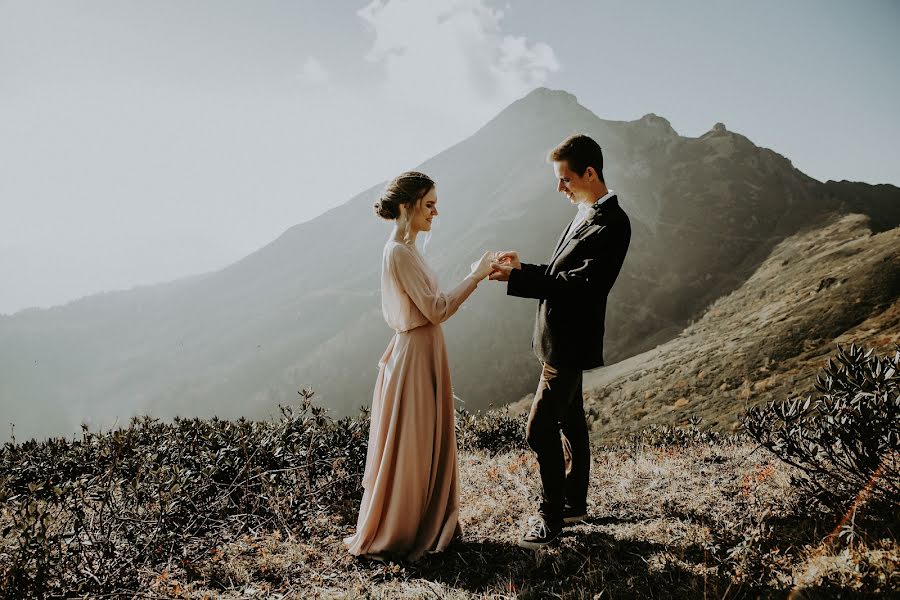 結婚式の写真家Alena Litvinova (litvinovasochi)。2019 4月8日の写真