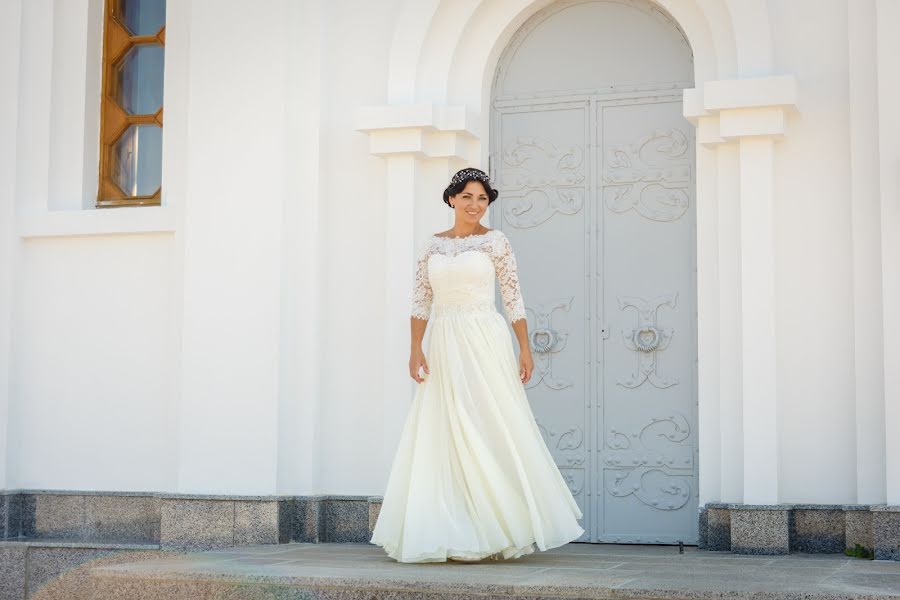 Fotógrafo de casamento Elena Valebnaya (helenv). Foto de 14 de setembro 2015