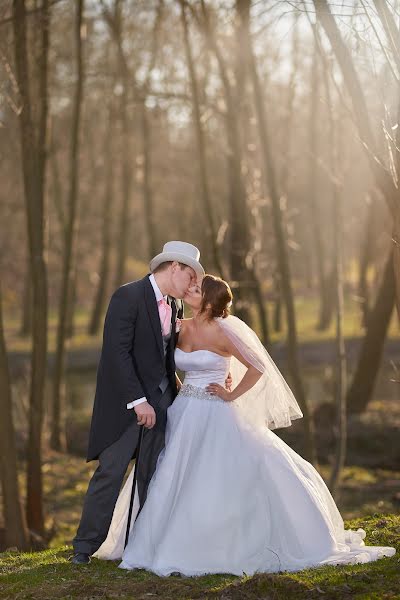 Fotógrafo de casamento Petr Čoček (4eyes). Foto de 23 de fevereiro 2019