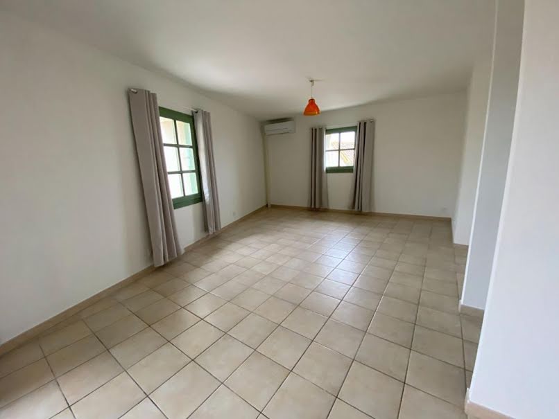 Location  appartement 2 pièces 55 m² à Castelnau-de-Guers (34120), 650 €