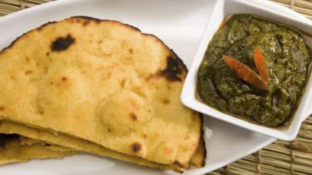 Try winter special sarson ka saag and makke ki roti in dinner today - आज  बनाएं सर्दियों का फेवरेट सरसों का साग और मक्के की रोटी