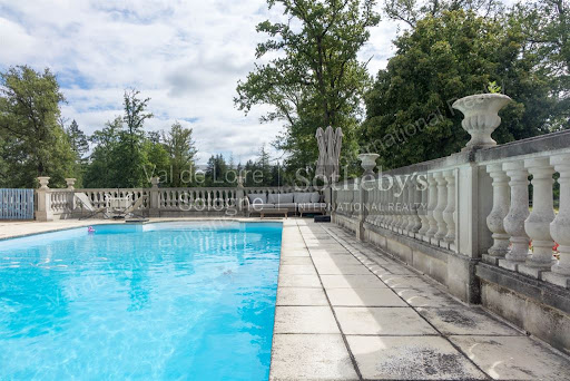 Property with pool and garden 2