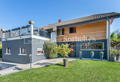 House with pool and terrace 2