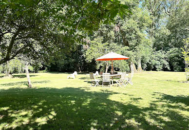 Propriété avec piscine et jardin 2