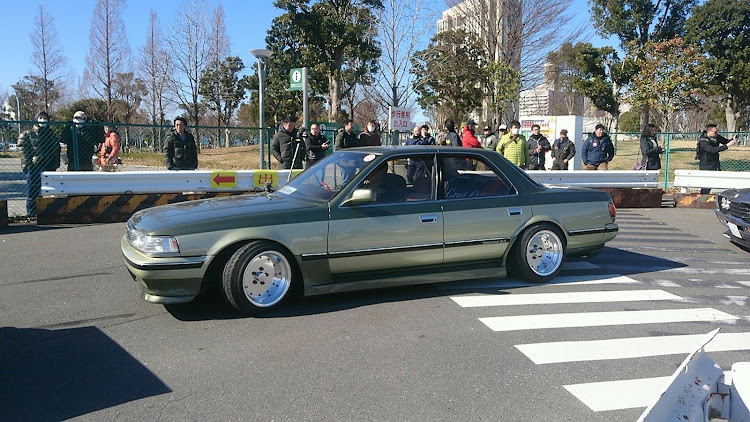 にっし～さんが投稿したニューイヤーミーティング・コスモ・610ブルーバード・230ローレル・SA22に関するカスタム事例の投稿画像1枚目