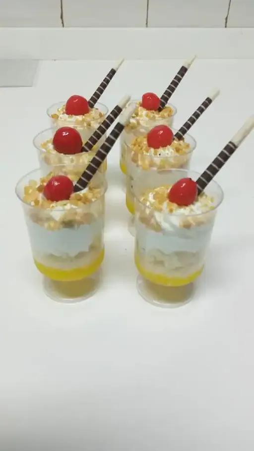 Pineapple Pudding Cup