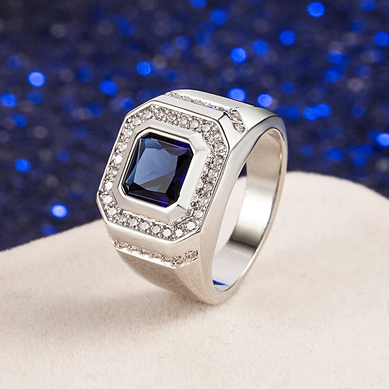 Diamond Emerald herenring. Stijlvolle ring met diamanten en smaragden. Luxe en elegantie voor de moderne man. Een perfect cadeau voor elke gelegenheid.