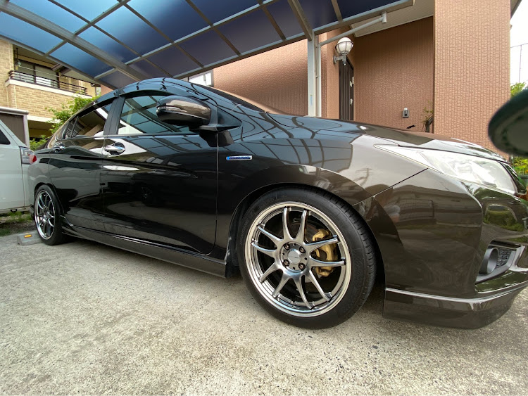 グレイスの洗車・ホイール交換・ライトの黄ばみ・ライトキズ・熱中症に気をつけて!!に関するカスタム事例の投稿画像3枚目