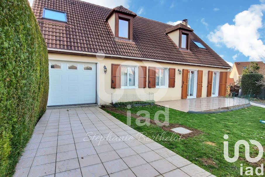 Vente maison 7 pièces 160 m² à Claye-Souilly (77410), 430 000 €