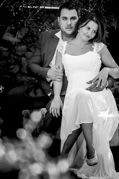 結婚式の写真家Yiannis Koukourakis (yiannikoukouraki)。2019 6月12日の写真