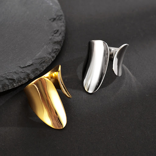 Title 5, Womens Fashion Light Pasta Finger Ring. A ligh...