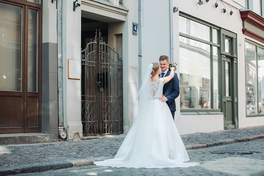 Wedding photographer Emma Kuzina (emmakuzina). Photo of 17 February 2020