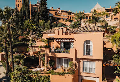 Appartement avec terrasse et piscine 16