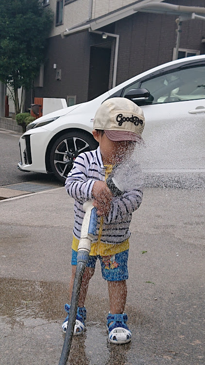 プリウスPHVの洗車・お盆休み・水遊びに関するカスタム事例の投稿画像3枚目