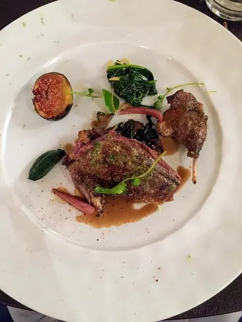 パリのベストビストロ「レザンファンルージュ」料理写真