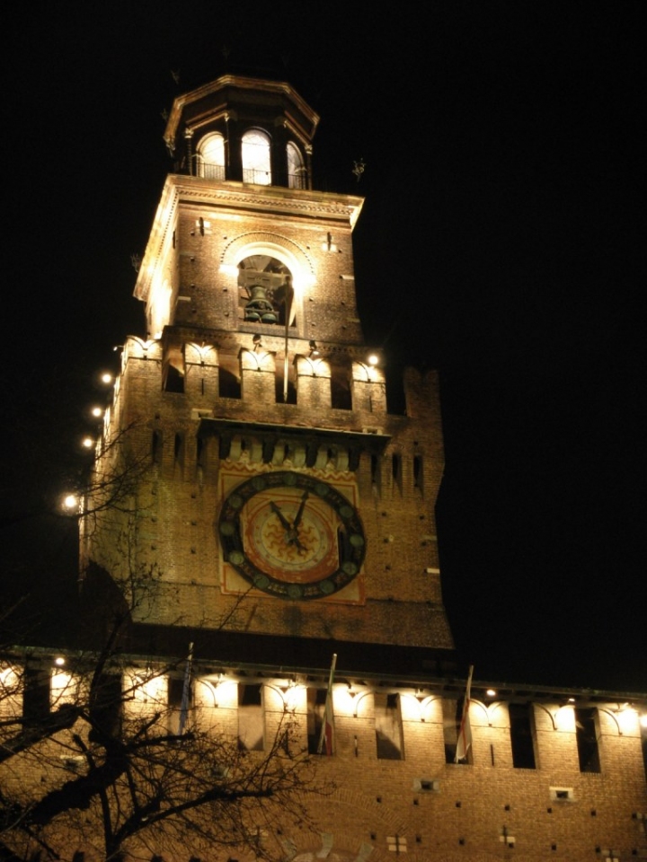 Campanile di notte di mapino