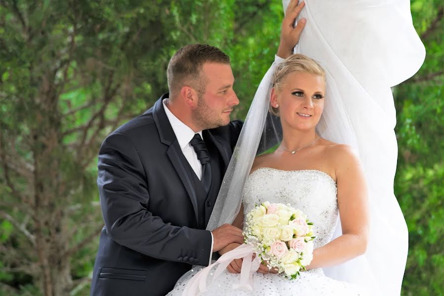 Fotógrafo de casamento Gabor Szakallas (szakallasgabor). Foto de 24 de fevereiro 2019