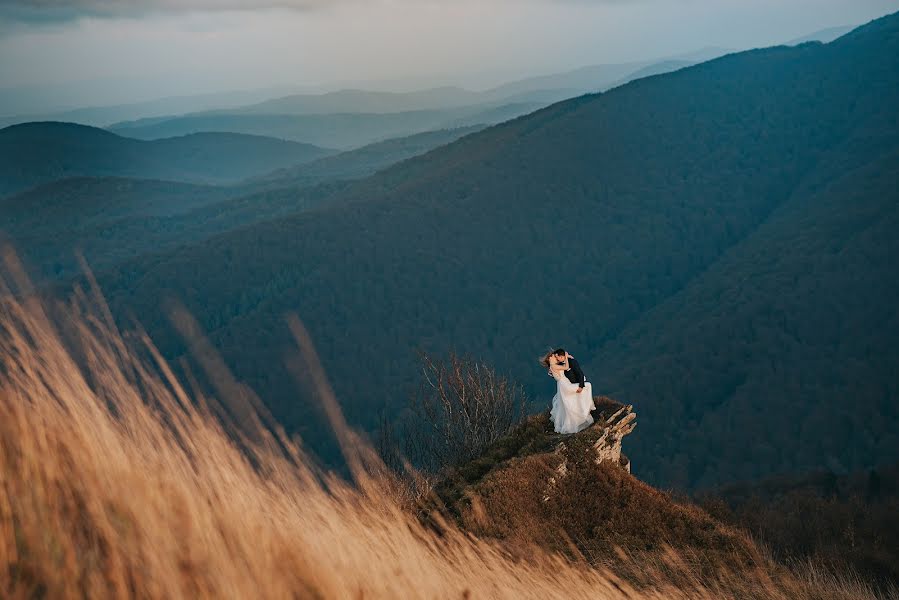 Fotografo di matrimoni Dominik Twaróg (dtwarog). Foto del 25 novembre 2020