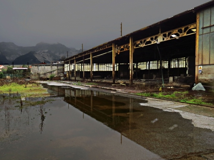 Apuane in svendita di alfonso gagliardi