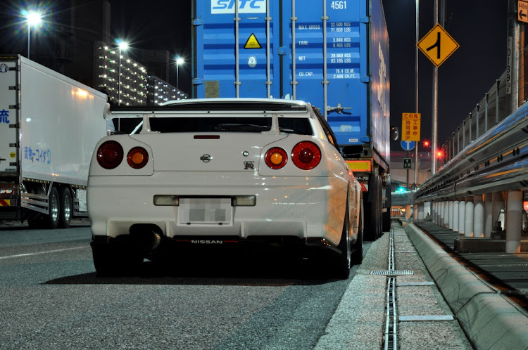 スカイライン GT-Rのbnr34・GT-R・夜走り・夜間撮影・湾岸に関するカスタム事例の投稿画像2枚目