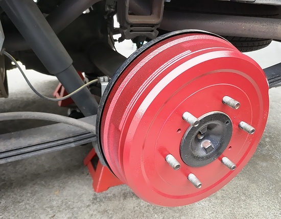 NV350キャラバンのドラム塗装・ドラムブレーキカバー・ドラムブレーキカバー塗装に関するカスタム事例の投稿画像1枚目