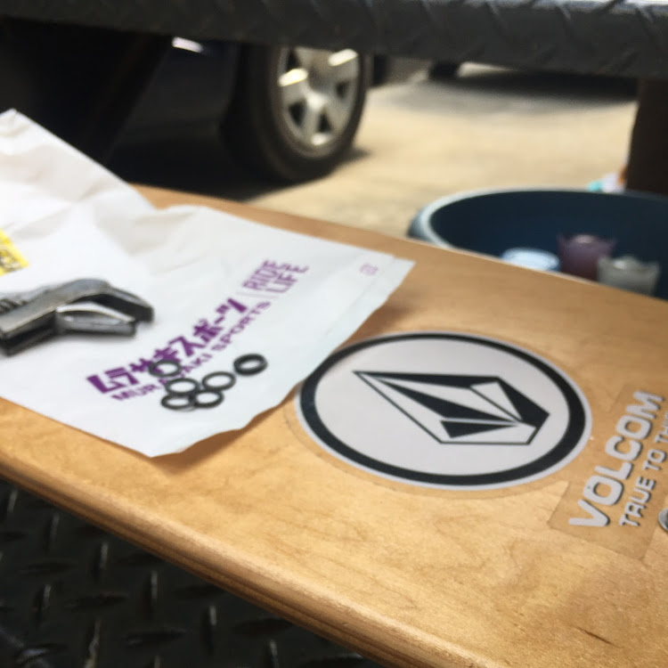 フィットアリアのOSACALIFORNIA・ghetto car・Thug Life・volcom・ワッシャー板前に関するカスタム事例の投稿画像4枚目
