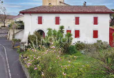 Maison avec terrasse 1