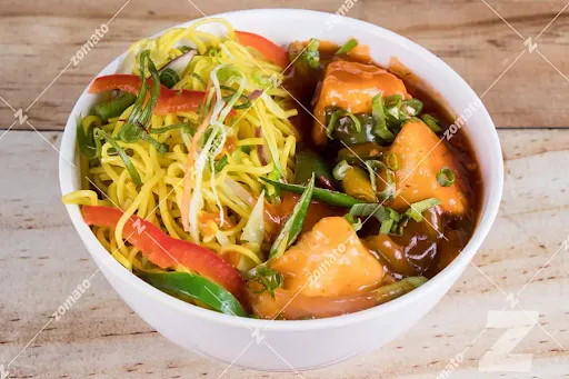 Chilli Paneer Gravy + Noodles