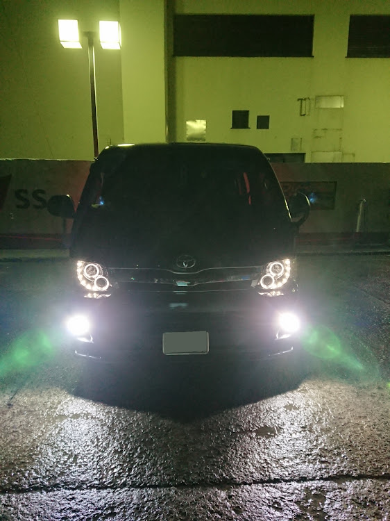 ハイエースワゴンの夜勤終わり・手洗い洗車・キレイな虹に関するカスタム事例の投稿画像1枚目