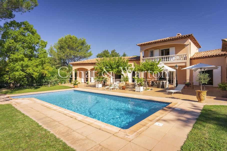 Vente villa 5 pièces 220 m² à Pierrefeu-du-Var (83390), 896 000 €